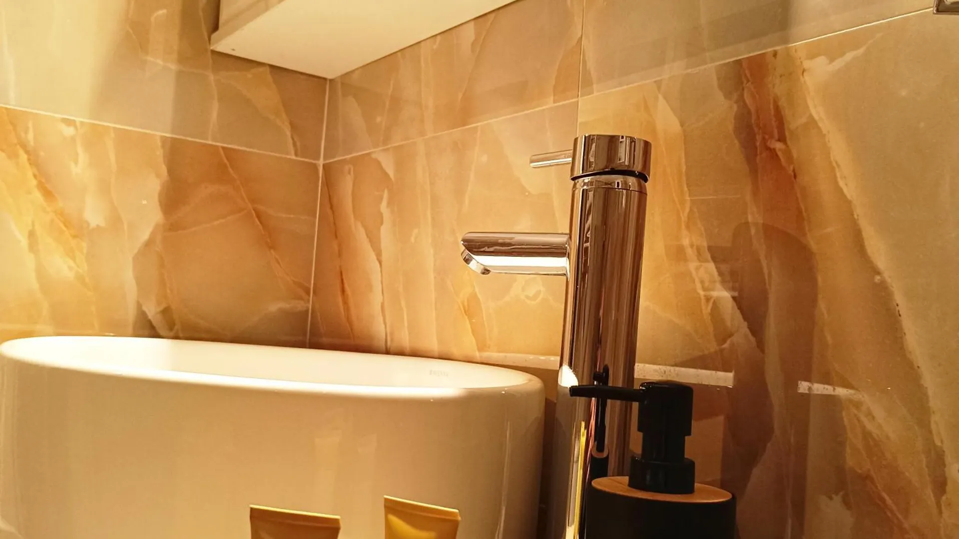 Beautiful 2 Rooms Center Apartment Saloniki